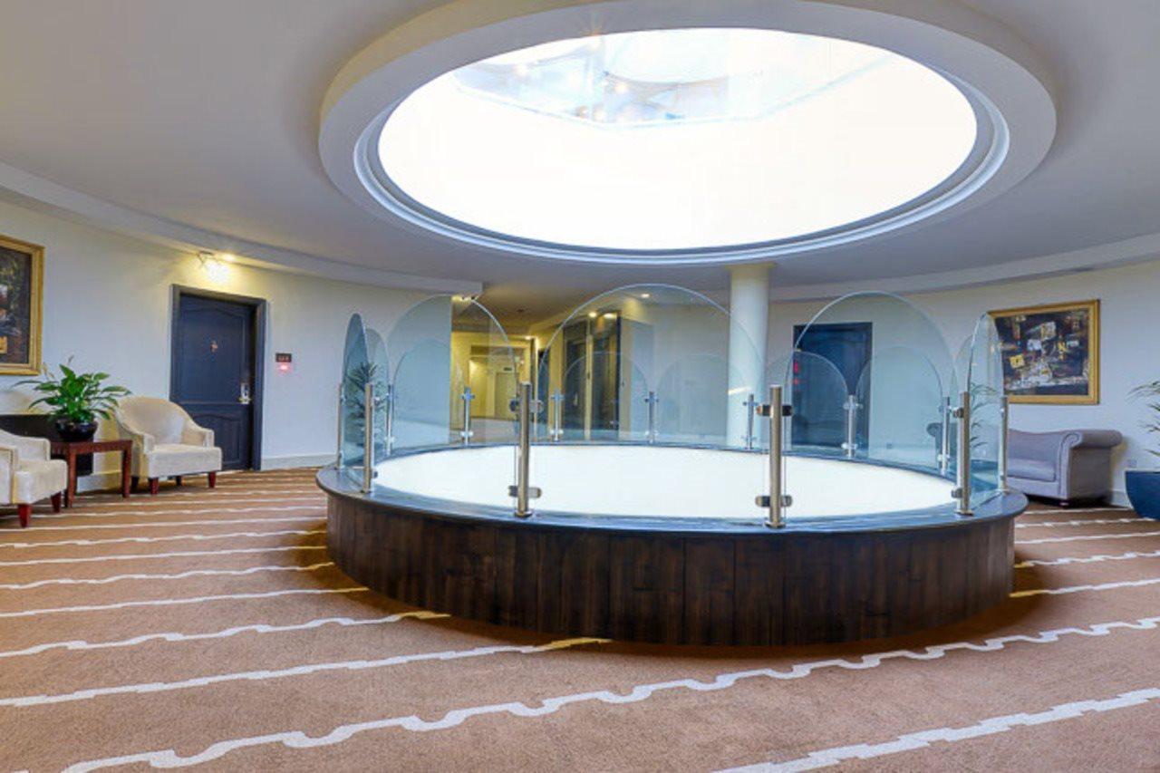 Carnival Hotel Аман Екстериор снимка