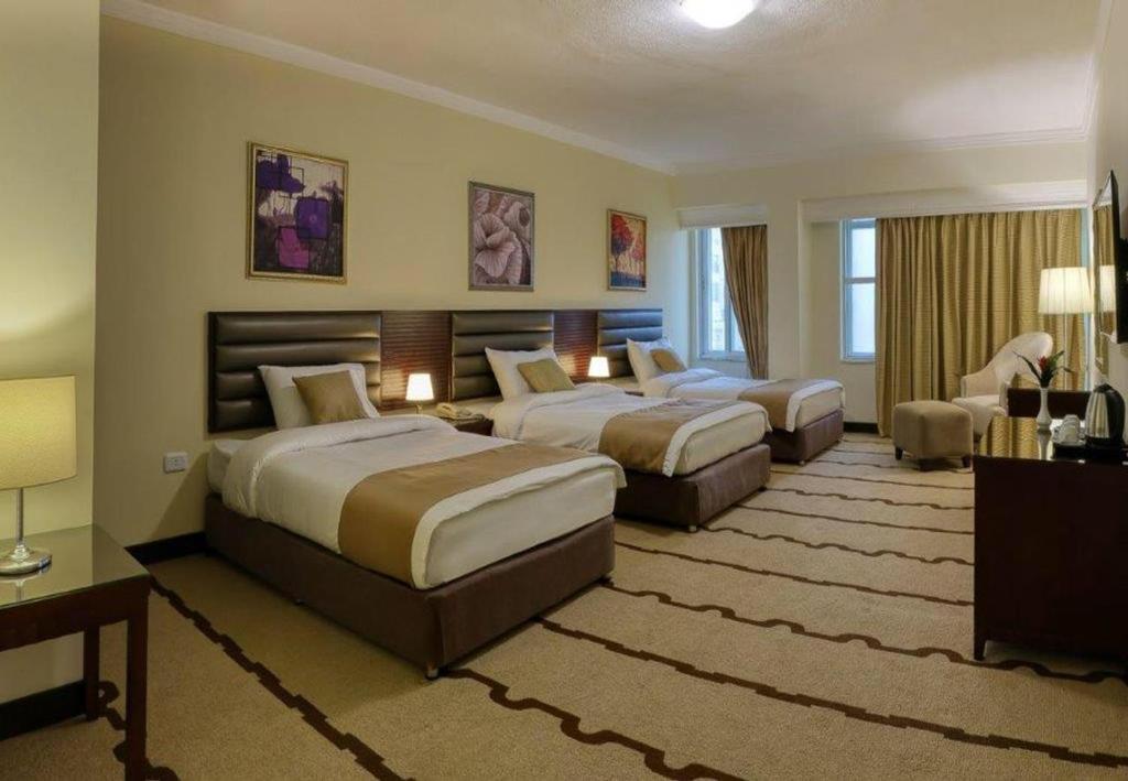 Carnival Hotel Аман Екстериор снимка