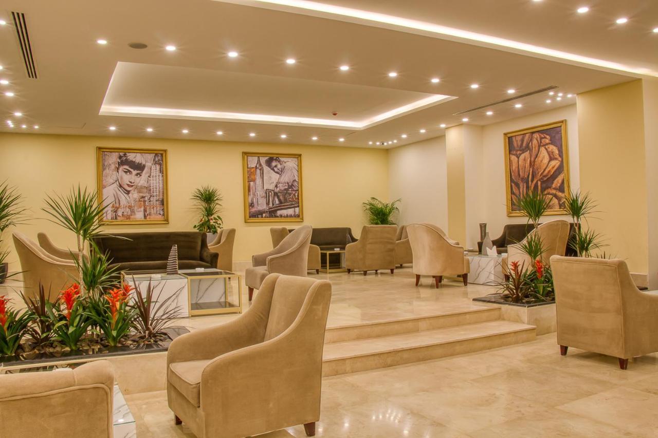 Carnival Hotel Аман Екстериор снимка