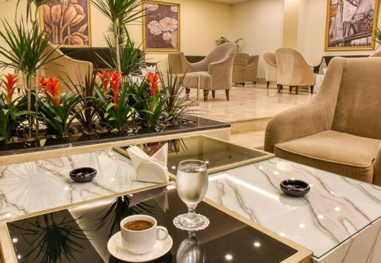 Carnival Hotel Аман Екстериор снимка