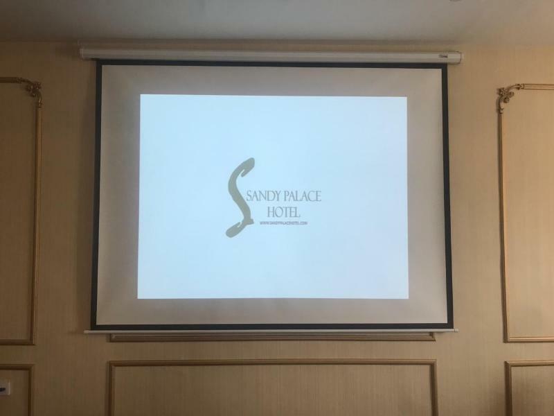 Carnival Hotel Аман Екстериор снимка