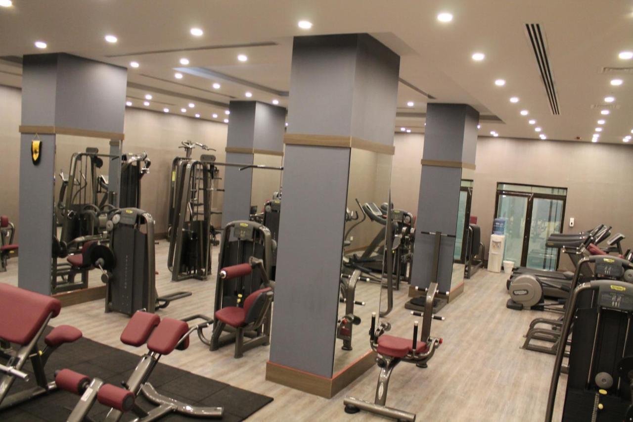 Carnival Hotel Аман Екстериор снимка